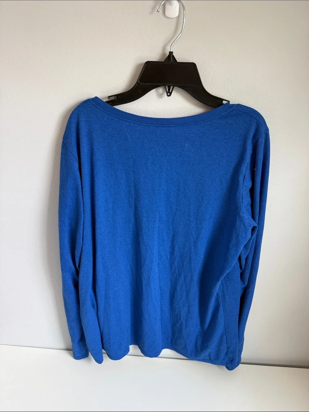 Nike Women's Long Sleeve V-Neck Dri-FIT Top - Royal Blue